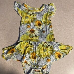 Bums and roses twirl